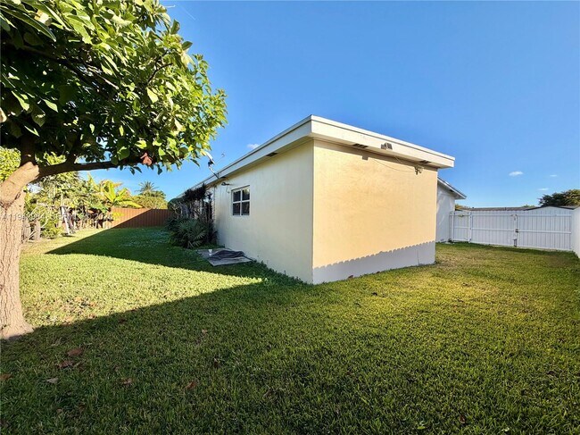 Building Photo - 12111 SW 107th St