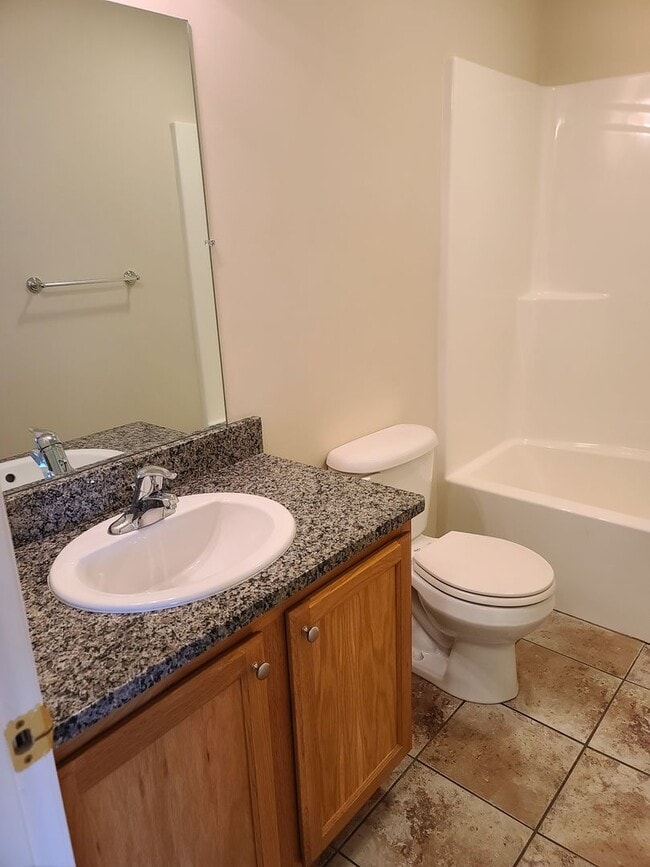 Building Photo - 3 Bedroom Townhome for Rent in Waynesboro