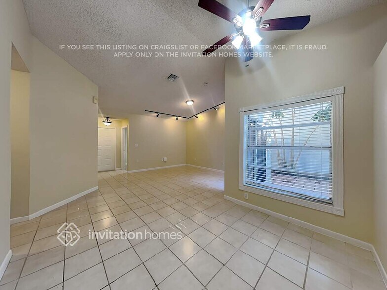 Building Photo - 14056 Langley Pl