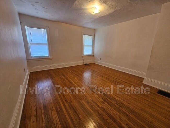 Building Photo - 2135 Garfield St