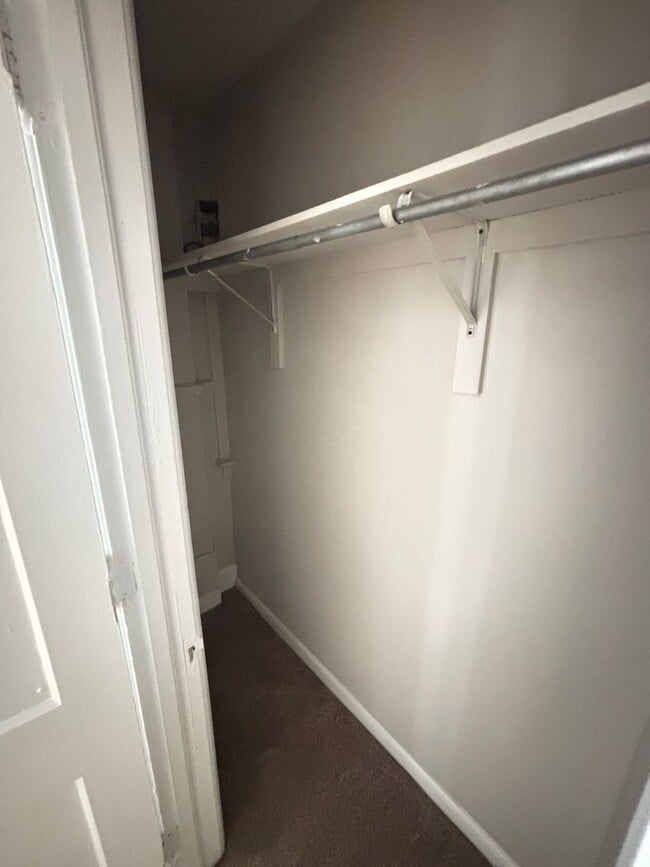 Building Photo - Spacious 3-Bedroom Apartment – 2nd Floor