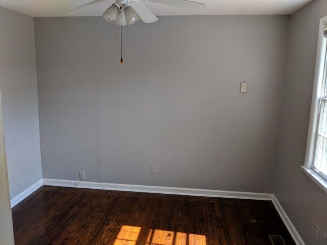 Building Photo - Spacious layout with loft style bedroom up...