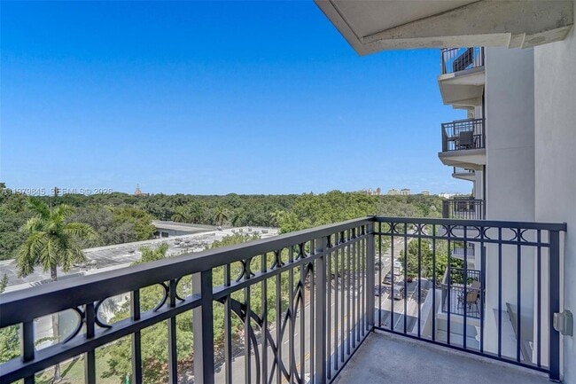 Building Photo - 301 Altara Ave