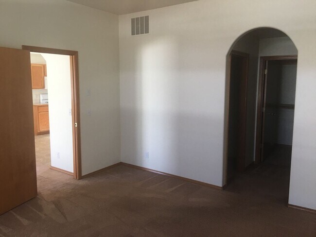 Building Photo - Stoddard Meadows Rancher