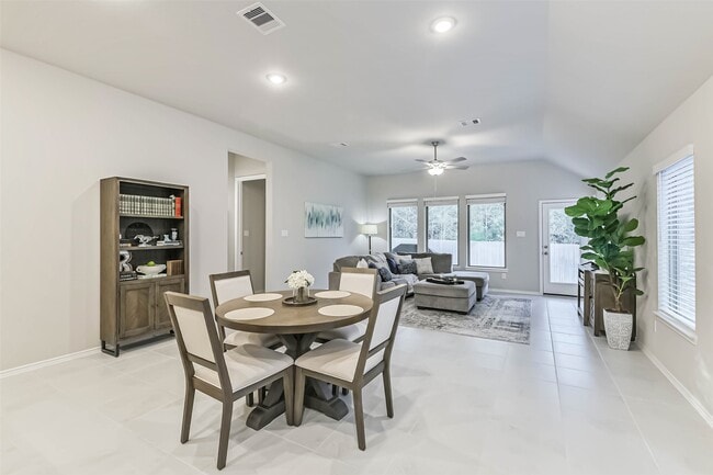 Building Photo - 1337 Lakeside Crk Rd