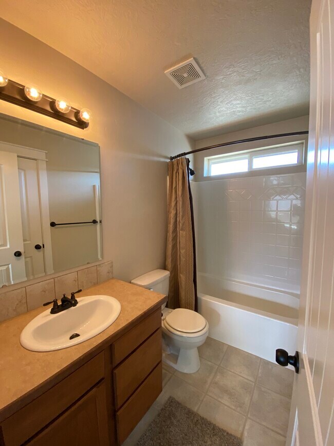 Building Photo - 7700 N Abe Ln