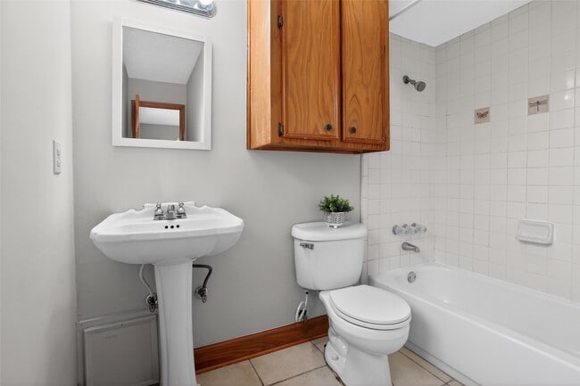 Building Photo - 601 Chateau Woods Pkwy Dr