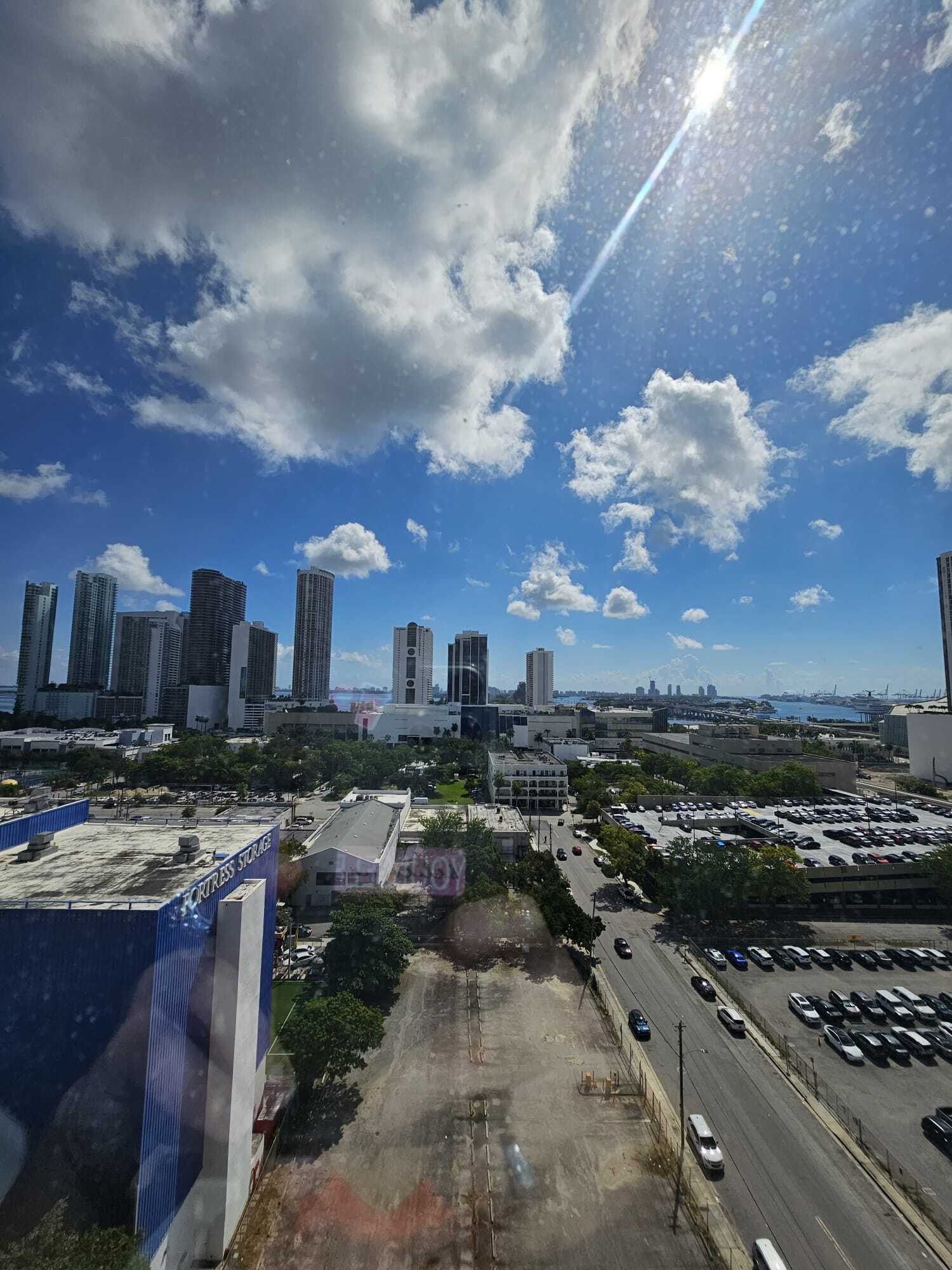 Building Photo - 1600 NE 1st Ave