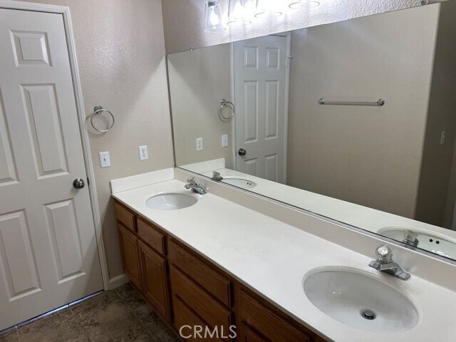 Building Photo - 43644 Savona St