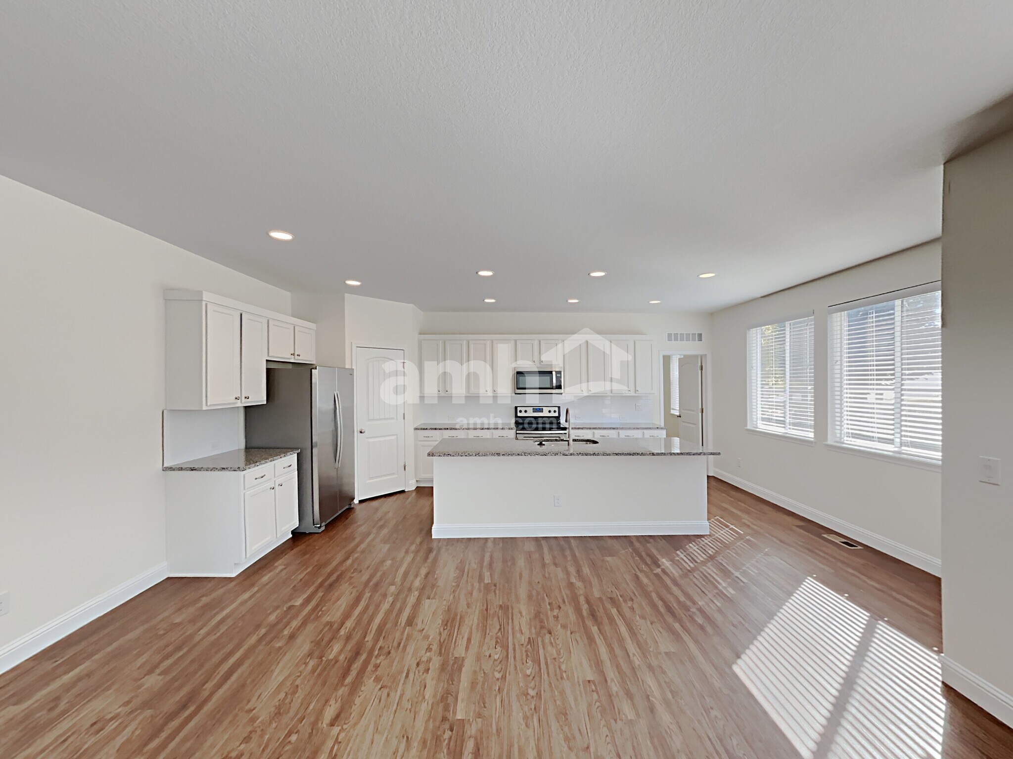 Building Photo - 12749 Ventana St