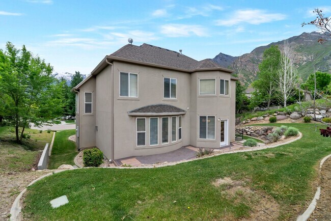 Building Photo - Jewel up in Alpine