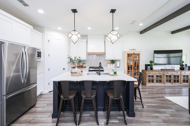 Building Photo - 1419 Calamian Dr