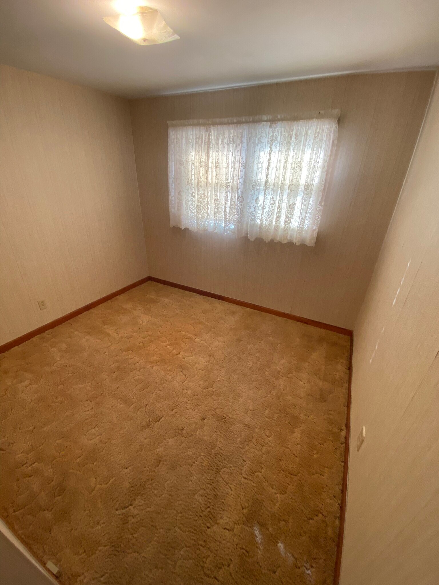 Building Photo - 410 Colonial Ave