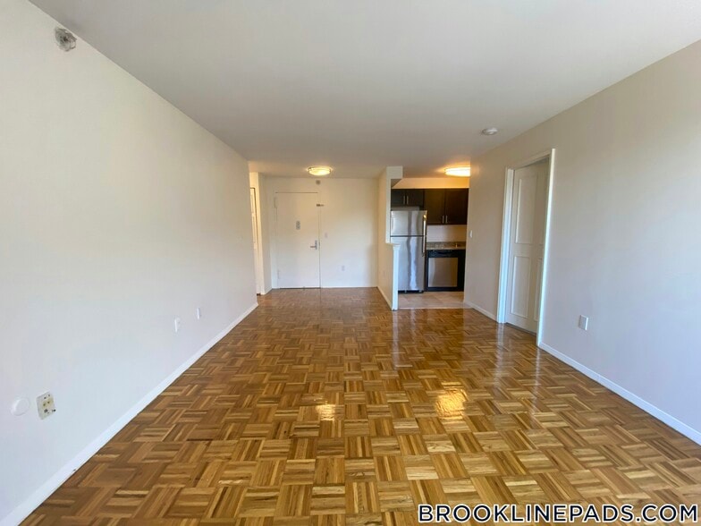 Building Photo - 185 Freeman St