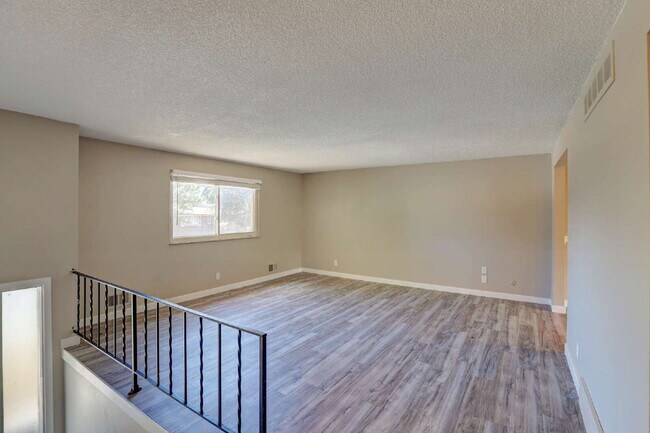 Building Photo - "Spacious 4-Bedroom Home in Denver with 2 Full Baths and Over 2000 sq ft!"