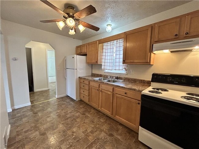 Building Photo - 128 S 13th St