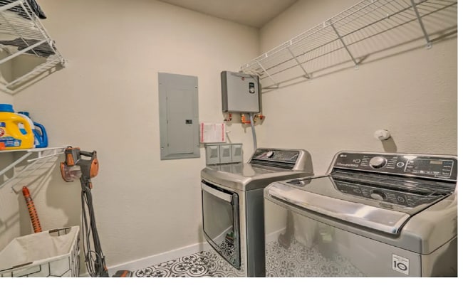 Laundry room - 127 Loy Dr