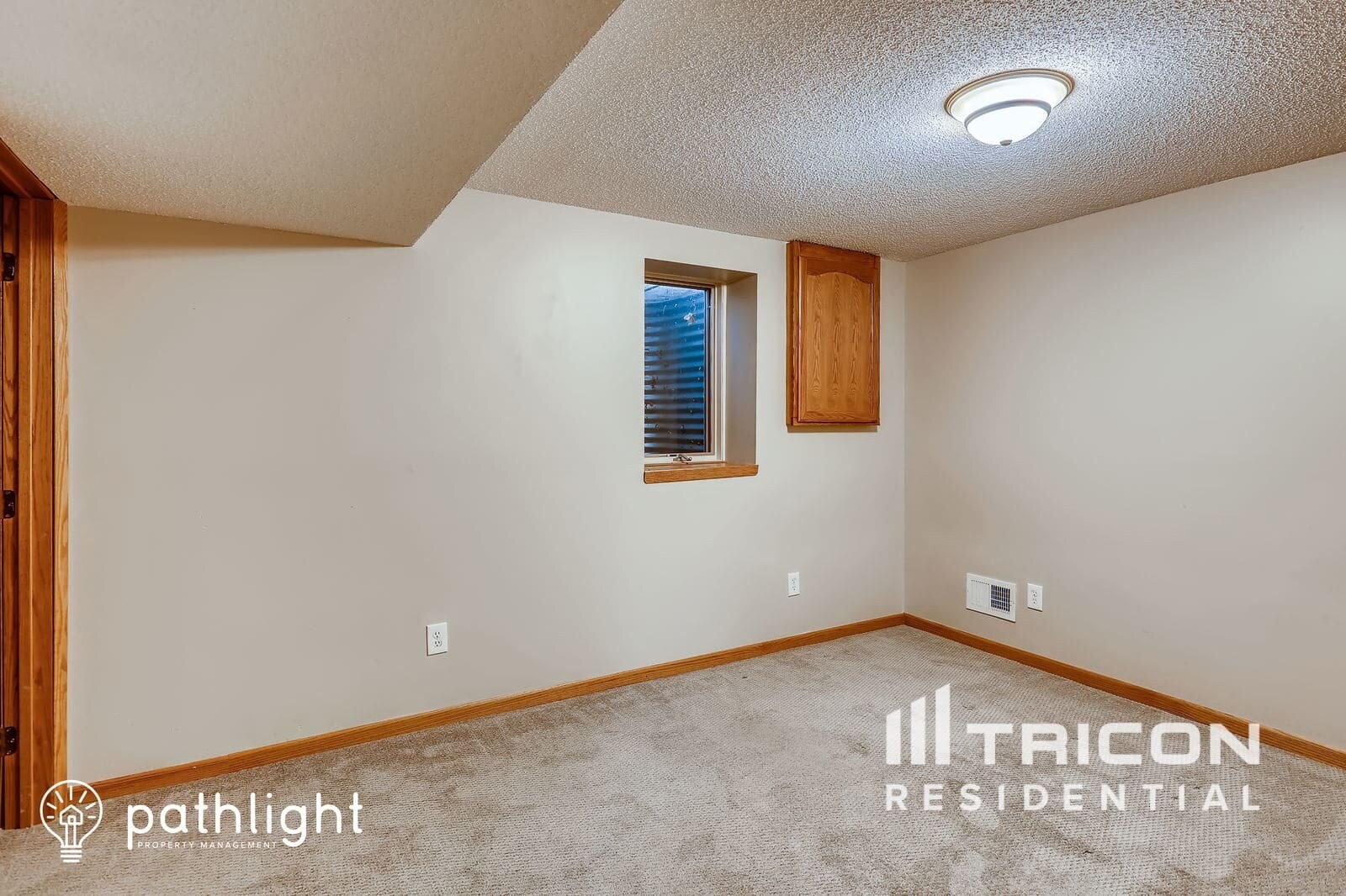 Building Photo - 8675 Westwind Cir