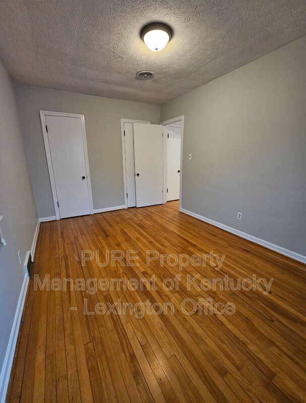 Building Photo - 115 Delmont Dr