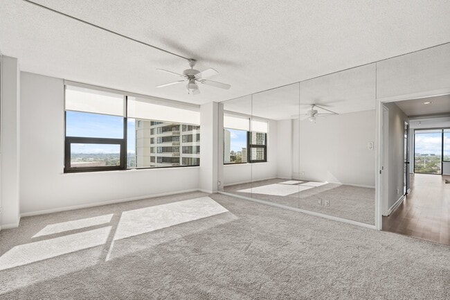 Building Photo - 14 Greenway Plz