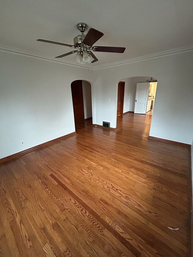 Building Photo - Two Bedroom Duplex