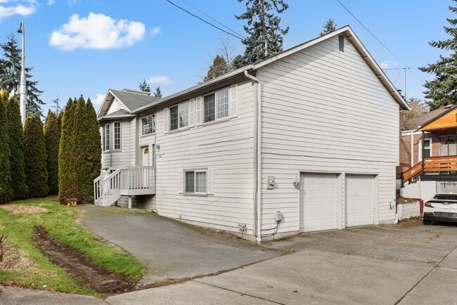 Building Photo - Newly remodel 4 bed 3 bath home in Shoreline