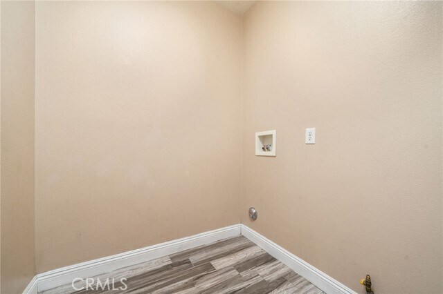 Building Photo - 12833 Biscayne Ave