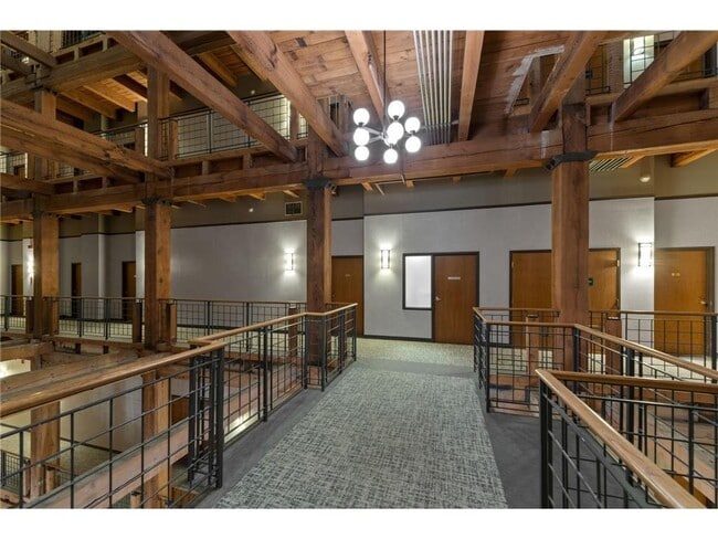 Building Photo - 400 N 1st St