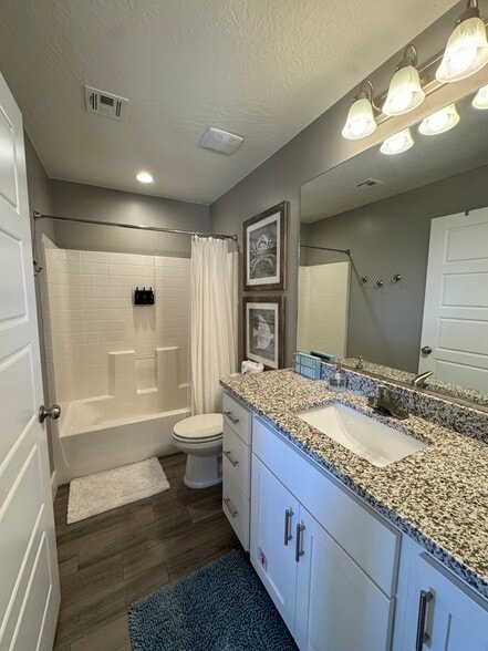 Building Photo - 1610 W Canyon Tree Dr