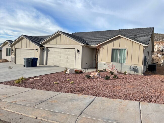 Building Photo - Great home located in Hurricane!