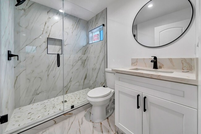 Building Photo - 11845 Hamlin St