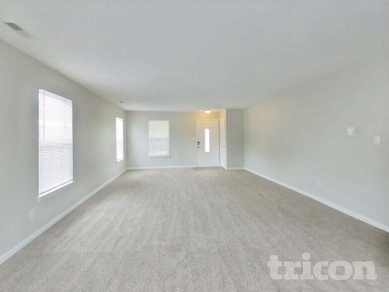 Building Photo - 9546 Gull Lake Dr