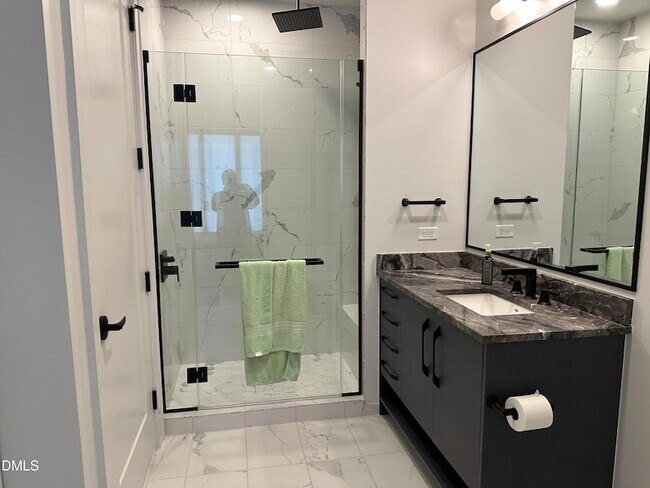 Building Photo - 115 Morris St