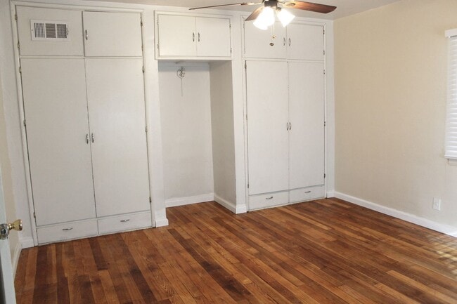 Building Photo - 278 W Ave L