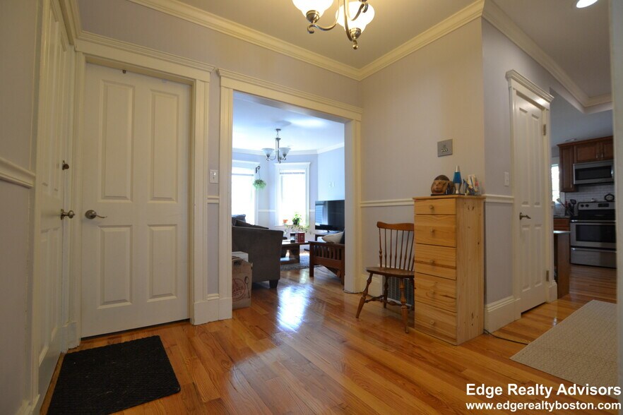 Building Photo - 64 Tremont St