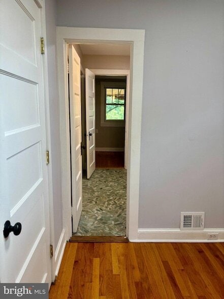 Building Photo - 155 Ridgeway Cir