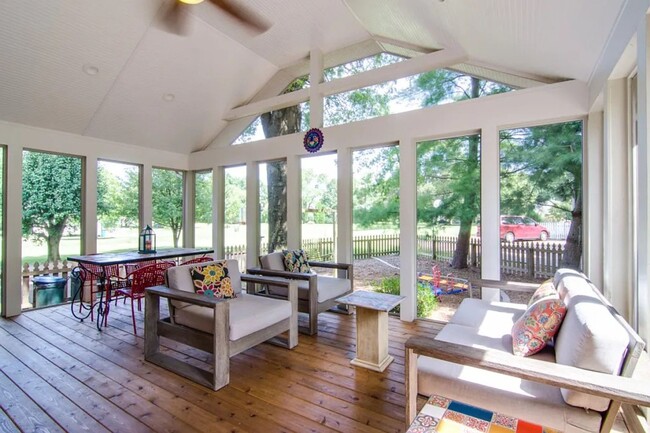 Building Photo - Fantastic Cottonwood 3BR Rental