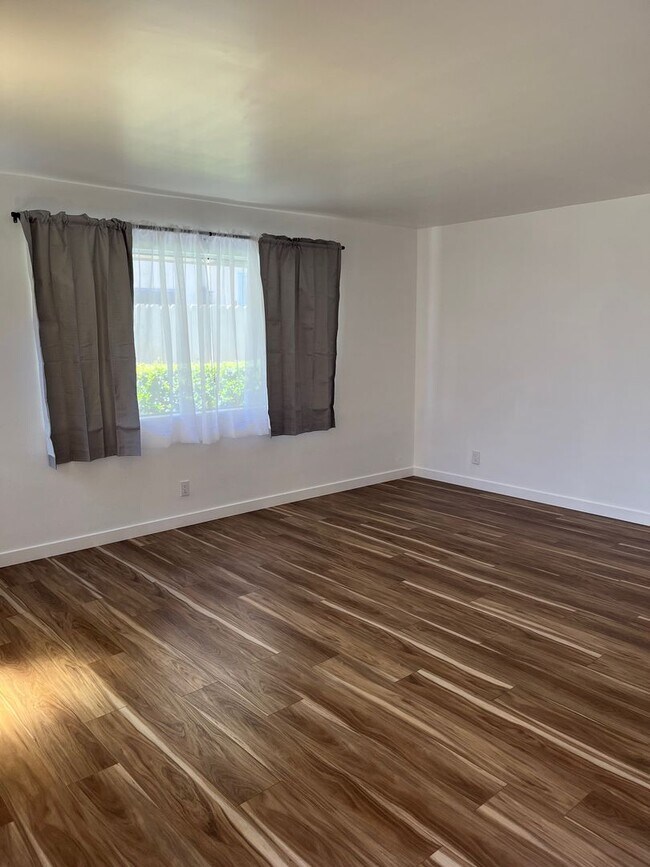 Building Photo - 3811 Green Ave