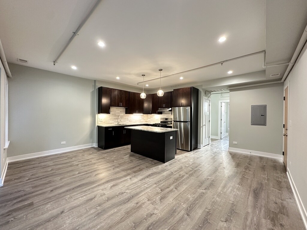 Building Photo - 1147 Maple Ave