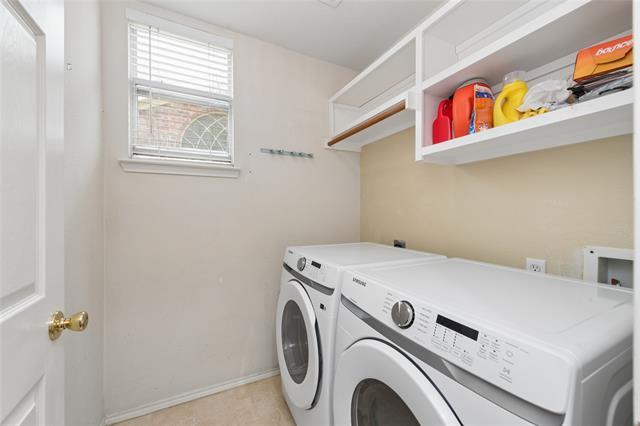 Building Photo - 5909 Vineyard Ln