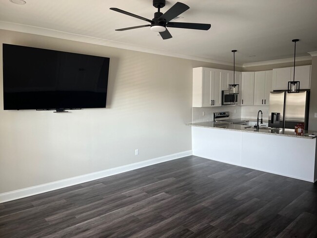 Building Photo - 1218 House St