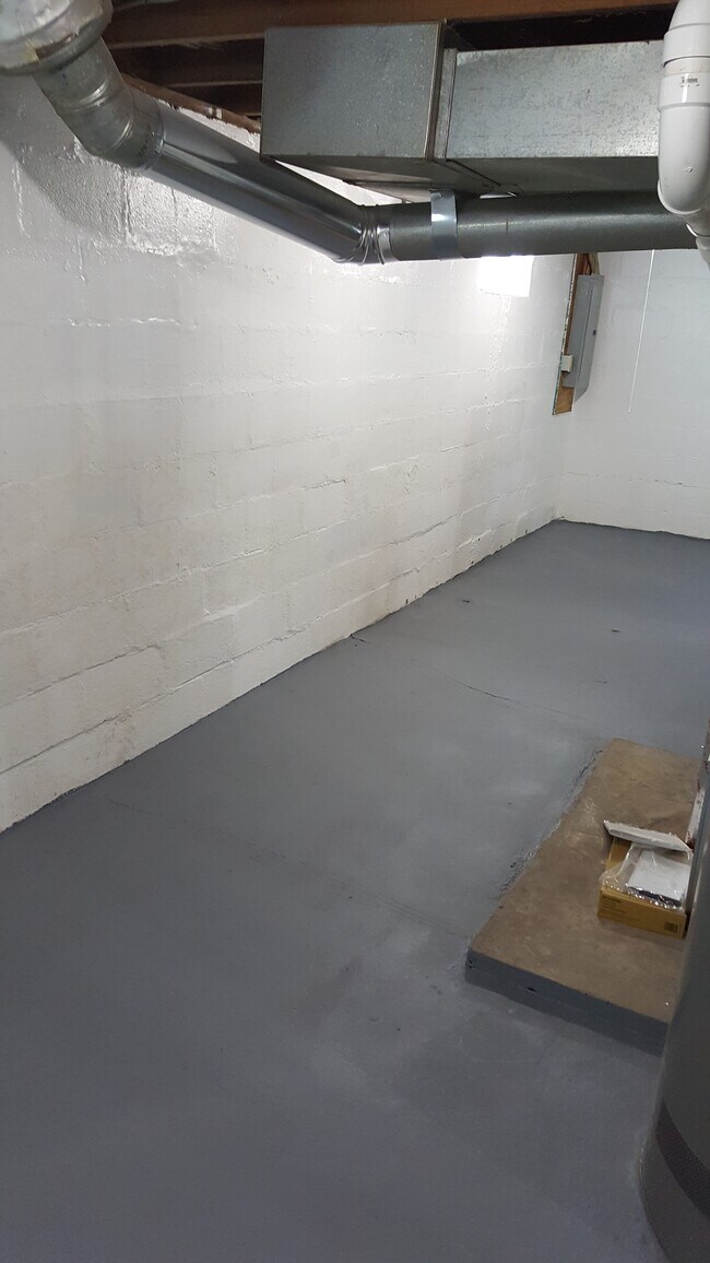 Building Photo - 710 Mahlon St