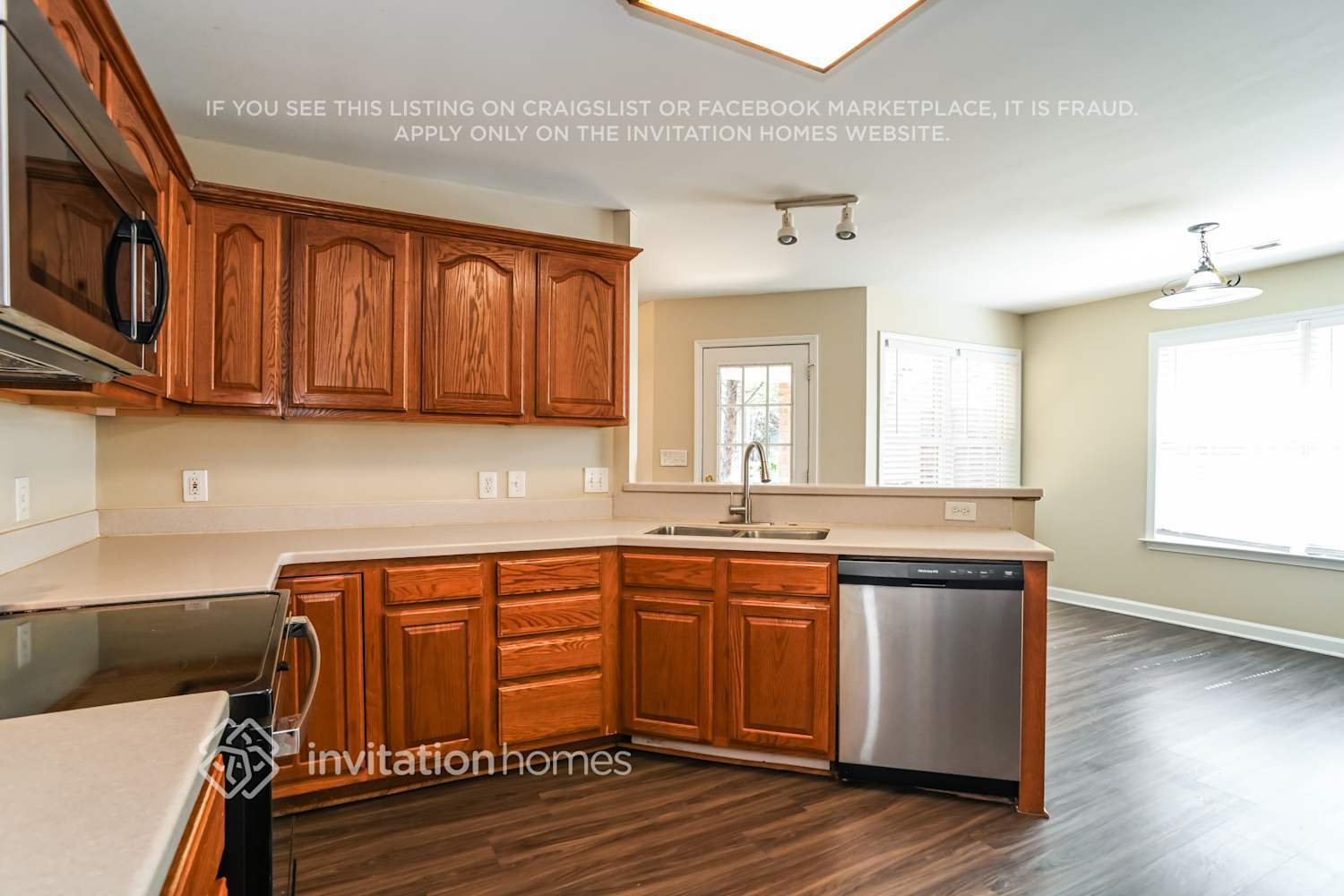 Building Photo - 258 River Birch Cir