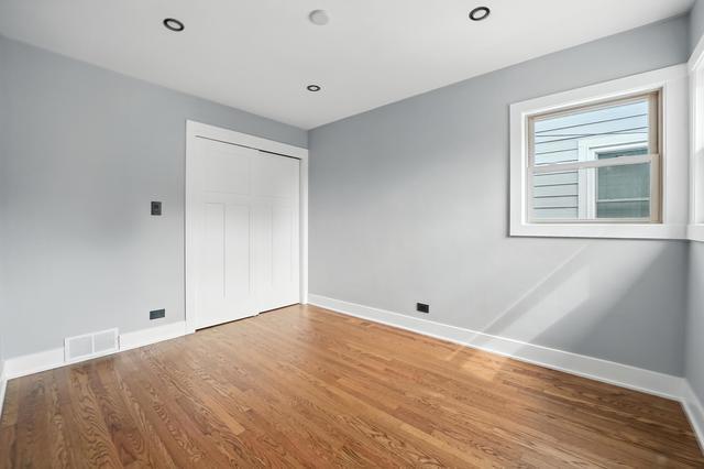 Building Photo - 7441 N Oriole Ave