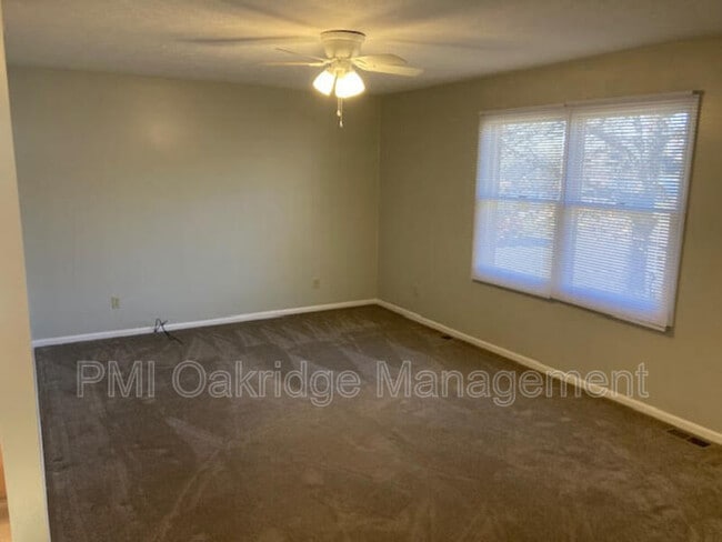 Building Photo - 462 Oxford Dr