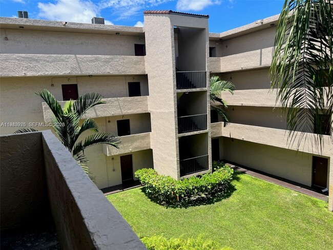 Building Photo - 10651 SW 108th Ave