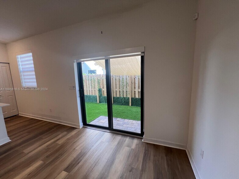 Building Photo - 256 SW 159th Ter