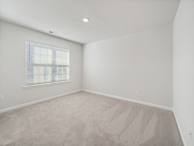 Building Photo - Beautiful Almost New Home with 5 Bedroom & 4.5 Baths