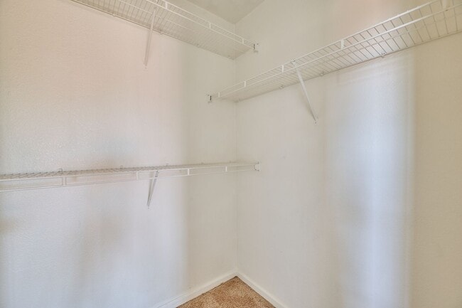 Building Photo - 2 Bed / 2 Bath Condo with Garage in Centra...