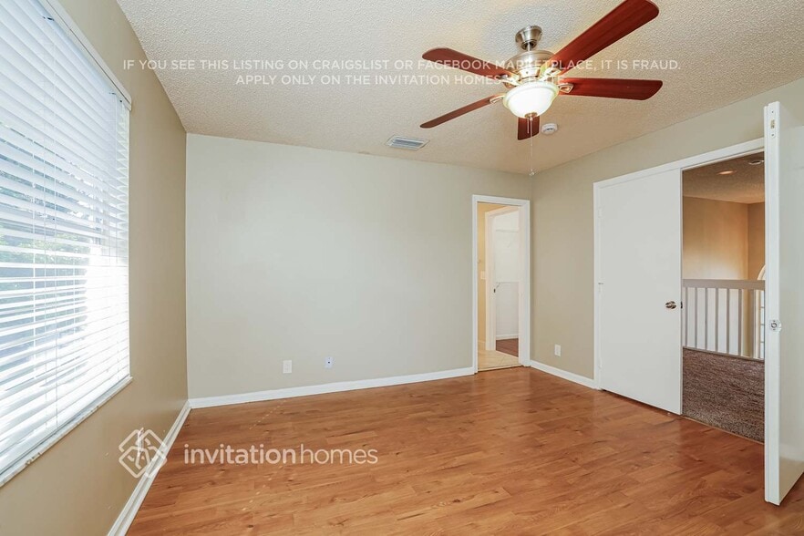 Building Photo - 1081 Fairfax Cir W